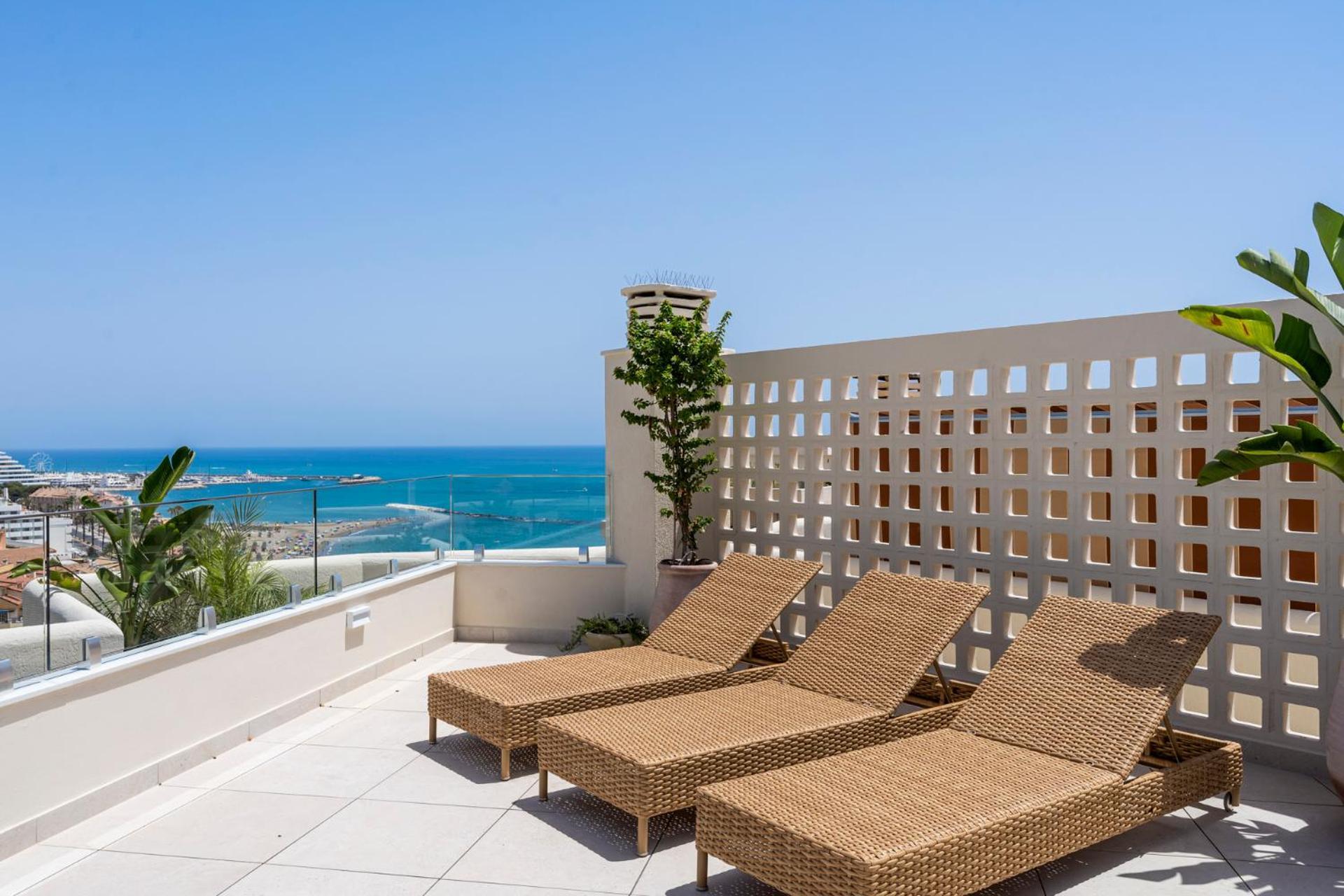 Sunny Penthouse With Amazing Pool By Costarentals - Ref 214 Benalmádena