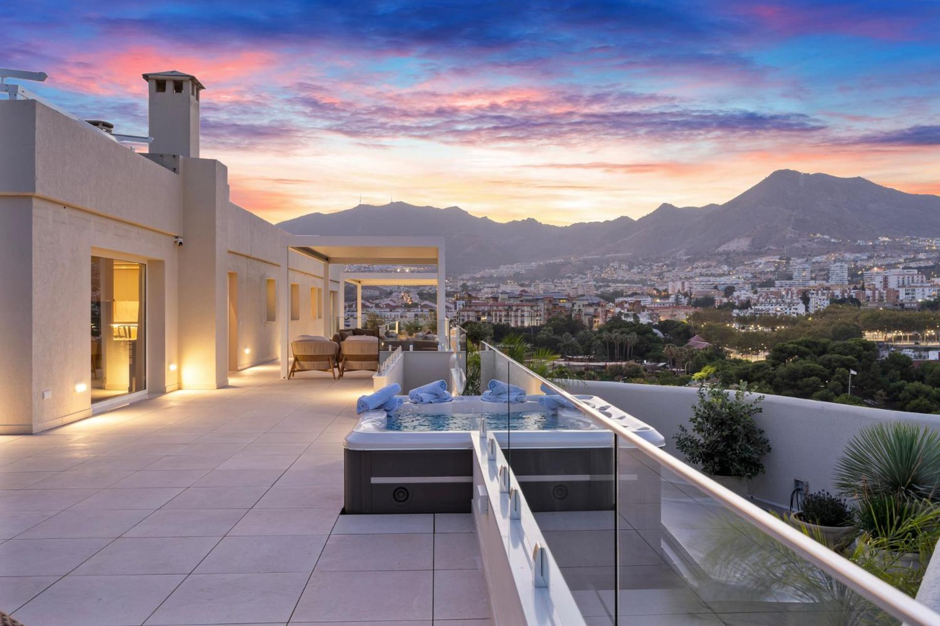 Apartment Sunny Penthouse With Amazing Pool By Costarentals - Ref 214 Benalmadena