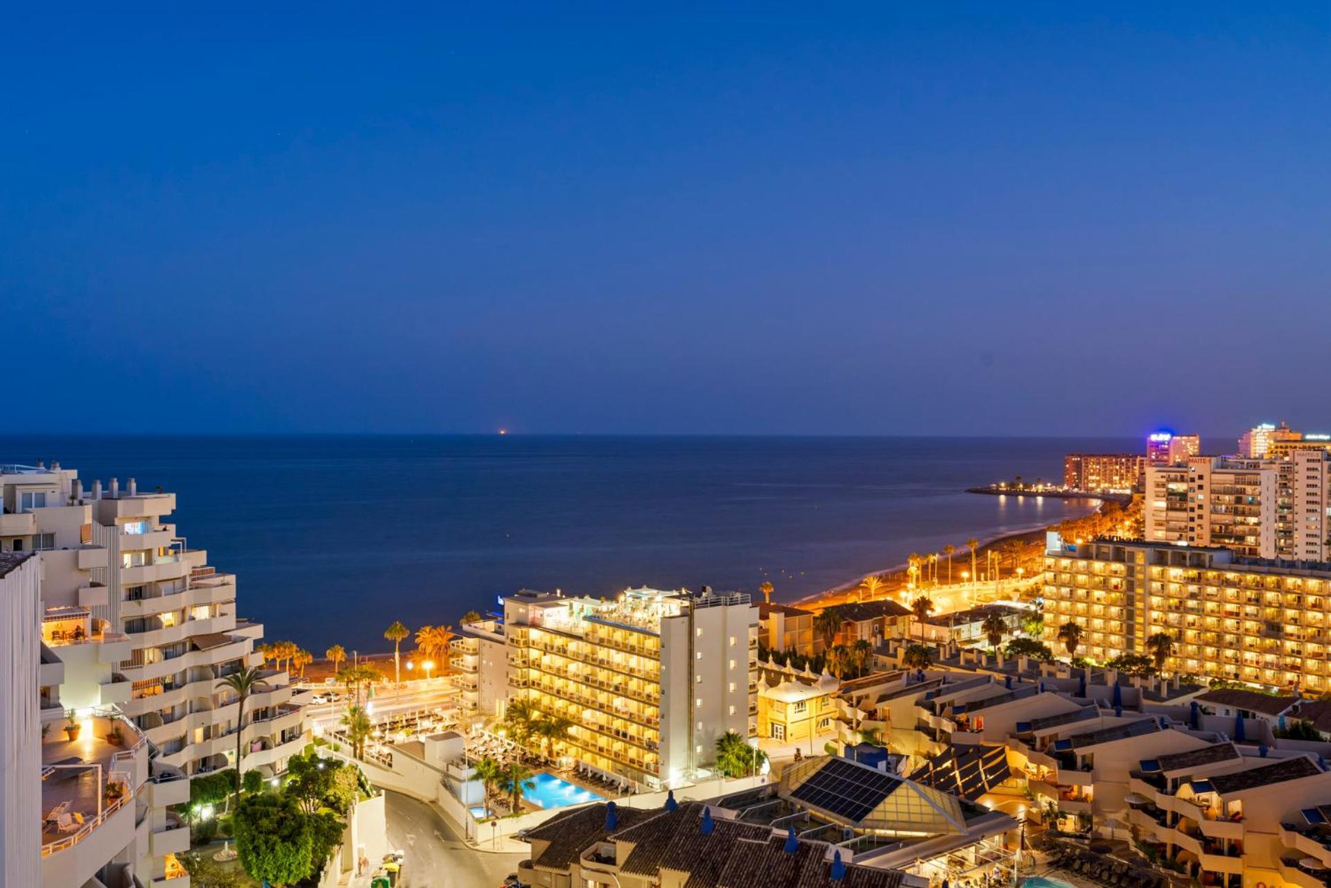 Apartment Sunny Penthouse With Amazing Pool By Costarentals - Ref 214 *